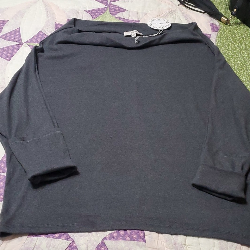 Umgee off the shoulder Batwing Top